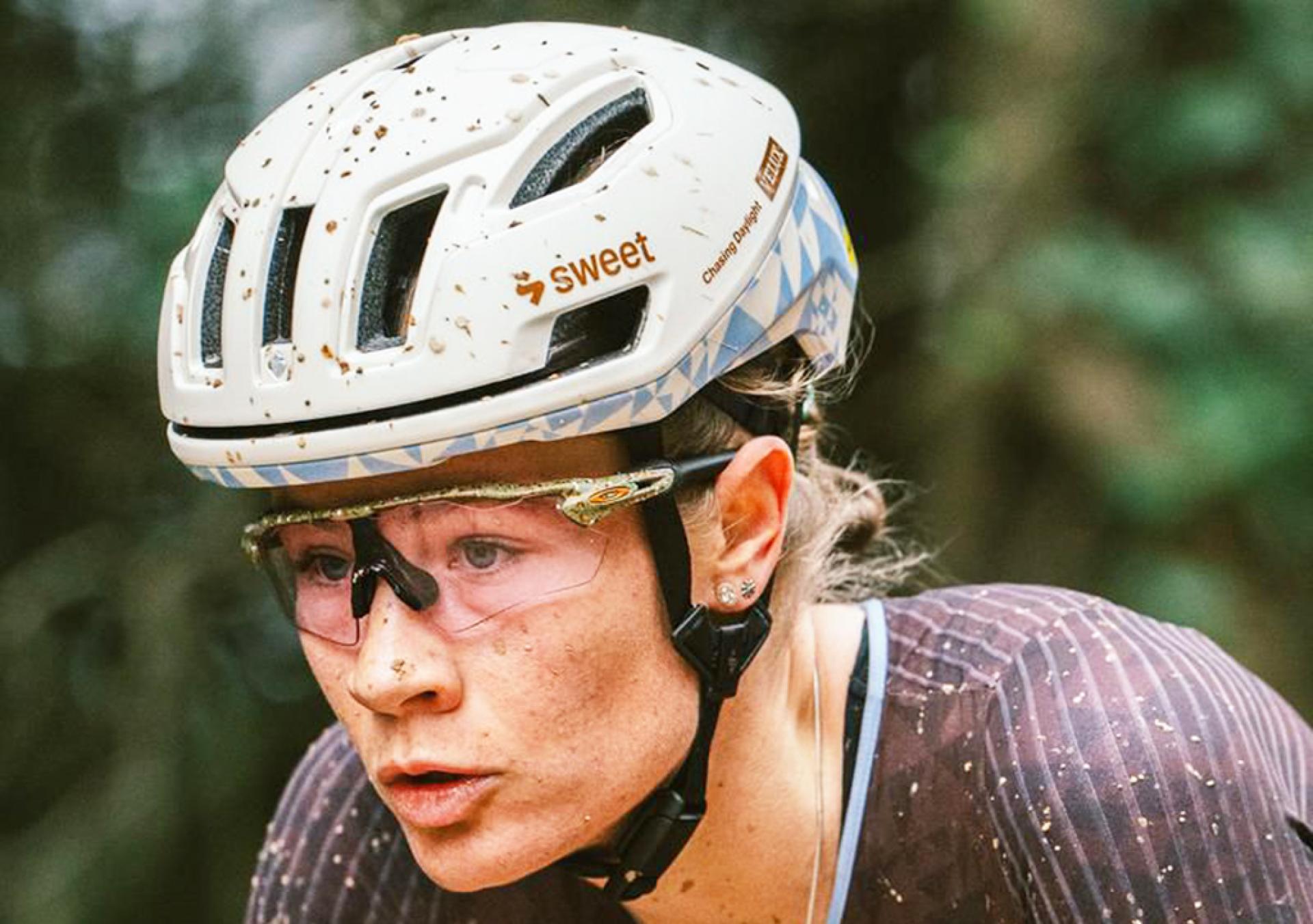 Wendy Oosterwoud geconcentreerd in actie.